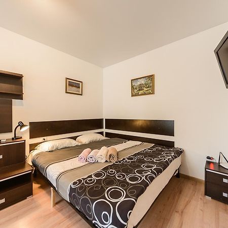 New Appartment Near Kyiv Airport Buitenkant foto